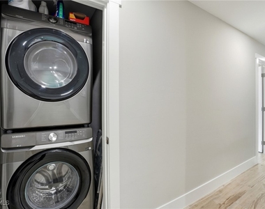 6163 Plumosa Avenue - Photo Thumbnail 32
