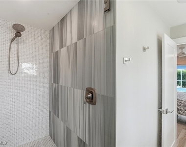 6163 Plumosa Avenue - Photo Thumbnail 27