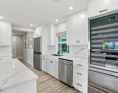 6163 Plumosa Avenue - Photo Thumbnail 18
