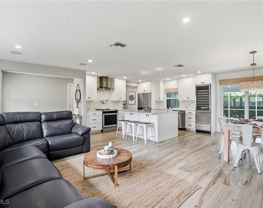 6163 Plumosa Avenue - Photo Thumbnail 9