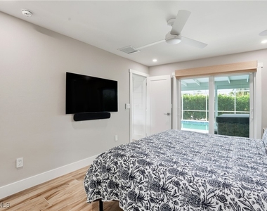 6163 Plumosa Avenue - Photo Thumbnail 25