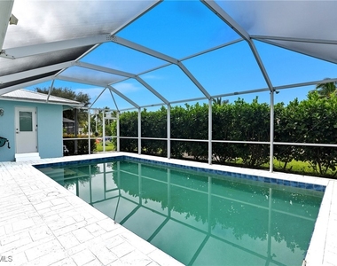 6163 Plumosa Avenue - Photo Thumbnail 38