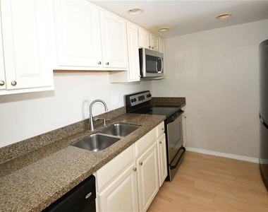 51 Island Way - Photo Thumbnail 12