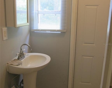 1602 Sw Williston Road - Photo Thumbnail 5