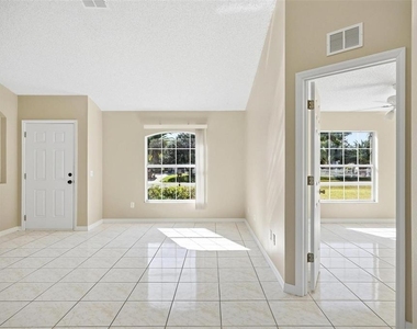 106 La Mancha Drive - Photo Thumbnail 8