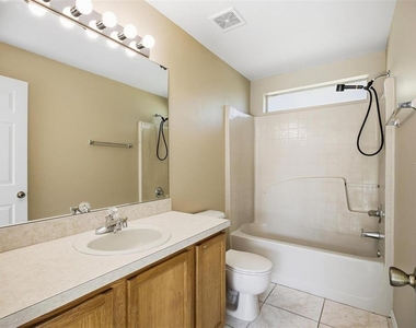 106 La Mancha Drive - Photo Thumbnail 12