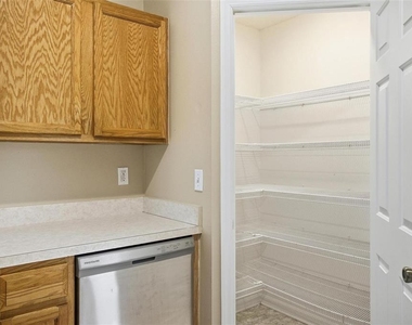 106 La Mancha Drive - Photo Thumbnail 20