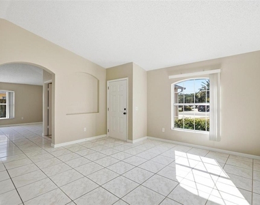 106 La Mancha Drive - Photo Thumbnail 4