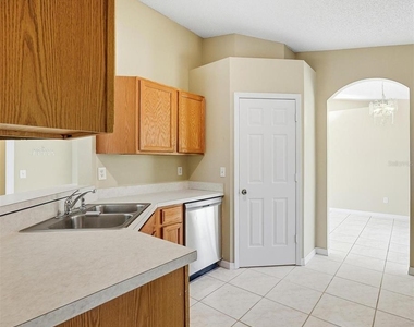 106 La Mancha Drive - Photo Thumbnail 17