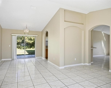 106 La Mancha Drive - Photo Thumbnail 3