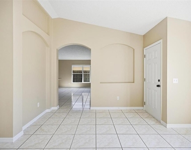 106 La Mancha Drive - Photo Thumbnail 6