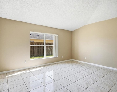 106 La Mancha Drive - Photo Thumbnail 24