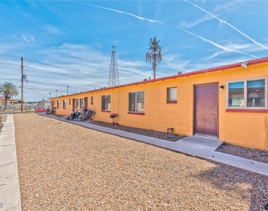 210 N 10th Street - Photo Thumbnail 12