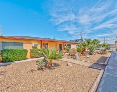 210 N 10th Street - Photo Thumbnail 1