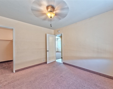 210 N 10th Street - Photo Thumbnail 8