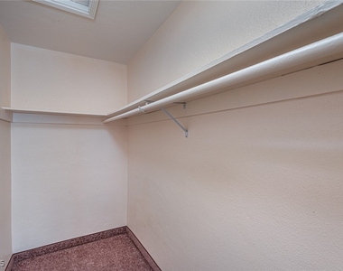 210 N 10th Street - Photo Thumbnail 10