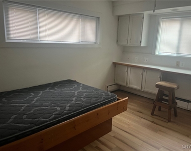 1108 Madison Street - Photo Thumbnail 6