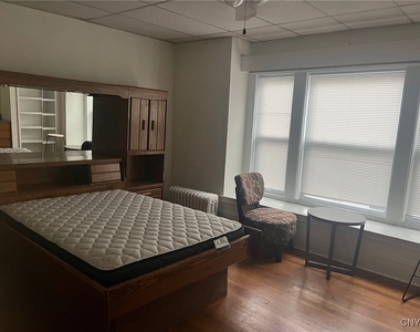 1108 Madison Street - Photo Thumbnail 8