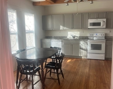 1205 Madison Street - Photo Thumbnail 5