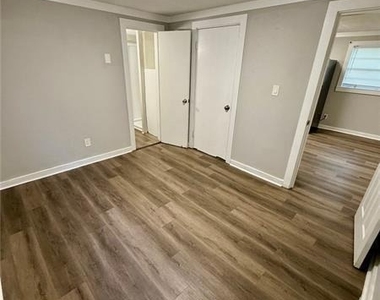 108 Lambert Drive - Photo Thumbnail 10