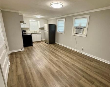108 Lambert Drive - Photo Thumbnail 4