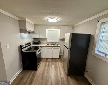 108 Lambert Drive - Photo Thumbnail 5