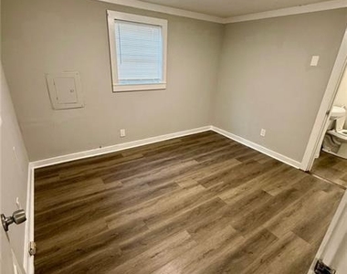 108 Lambert Drive - Photo Thumbnail 9