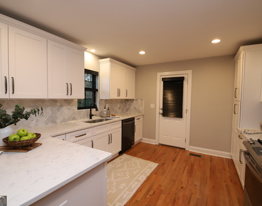 1007 Vernon Street - Photo Thumbnail 8