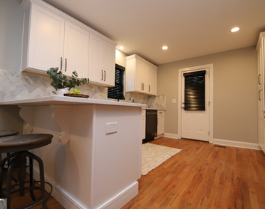 1007 Vernon Street - Photo Thumbnail 10