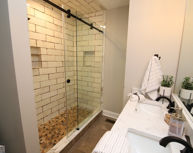 1007 Vernon Street - Photo Thumbnail 13