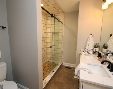 1007 Vernon Street - Photo Thumbnail 12
