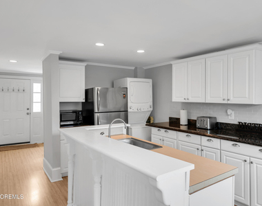 512 Main Avenue - Photo Thumbnail 9