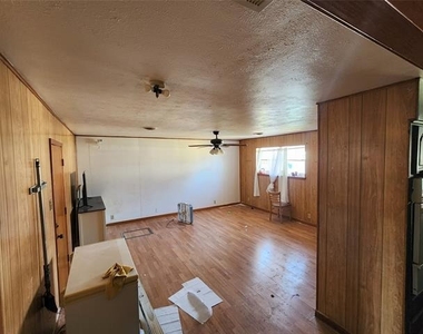 8715 Fairhaven Lane - Photo Thumbnail 2