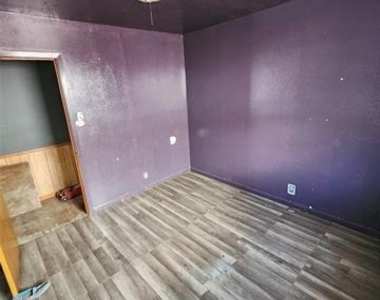 8715 Fairhaven Lane - Photo Thumbnail 7