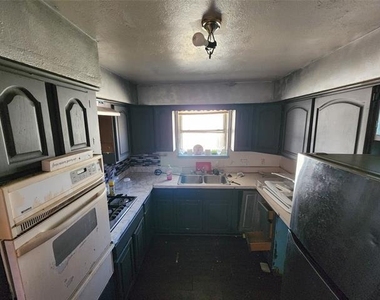 8715 Fairhaven Lane - Photo Thumbnail 3