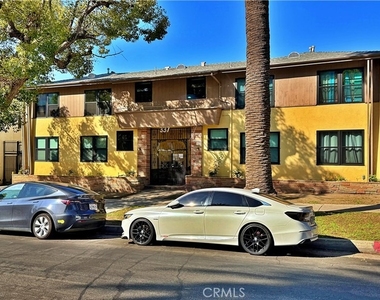 337 S Occidental Boulevard - Photo Thumbnail 12