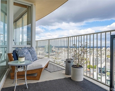 700 E Ocean Blvd - Photo Thumbnail 4