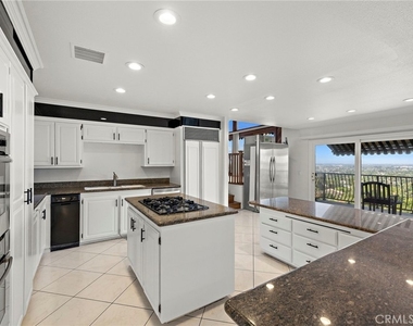 11393 La Vereda Drive - Photo Thumbnail 4