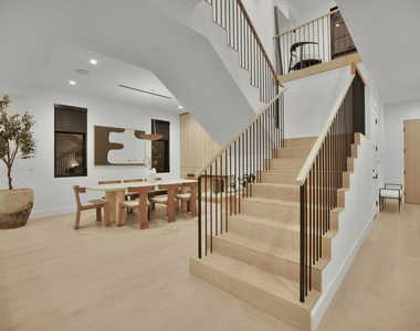 4433 Kraft Avenue - Photo Thumbnail 9
