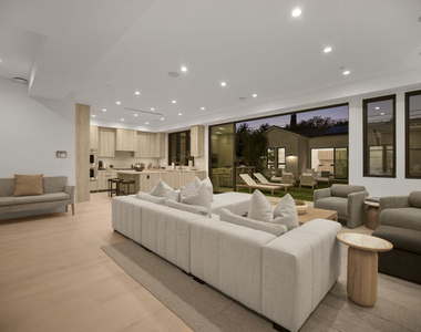 4433 Kraft Avenue - Photo Thumbnail 48