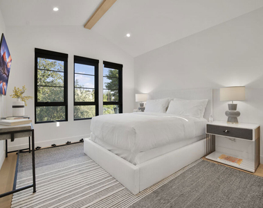 4433 Kraft Avenue - Photo Thumbnail 35