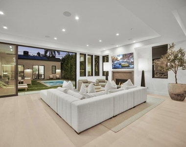 4433 Kraft Avenue - Photo Thumbnail 47