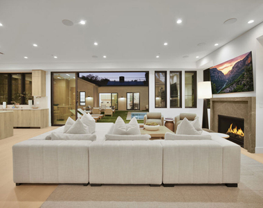 4433 Kraft Avenue - Photo Thumbnail 6