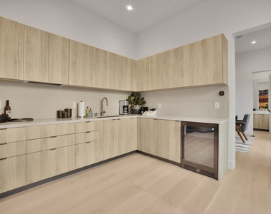 4433 Kraft Avenue - Photo Thumbnail 21