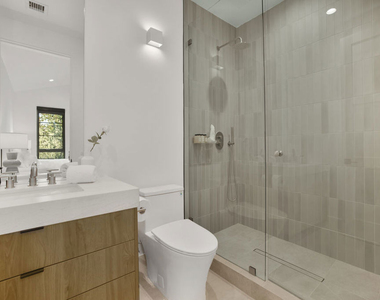 4433 Kraft Avenue - Photo Thumbnail 36