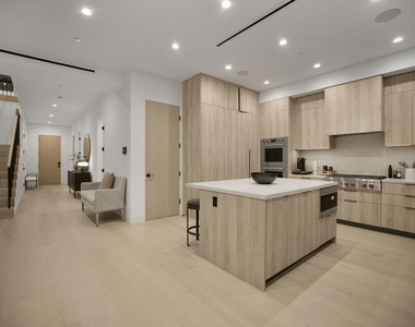 4433 Kraft Avenue - Photo Thumbnail 15