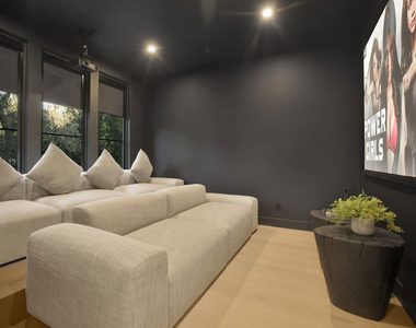 4433 Kraft Avenue - Photo Thumbnail 10