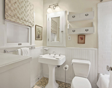 617 N Plymouth Boulevard - Photo Thumbnail 10