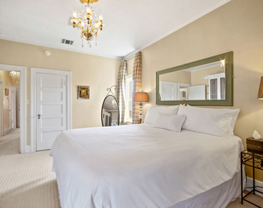 617 N Plymouth Boulevard - Photo Thumbnail 11
