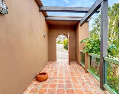 3916 Rambla Orienta - Photo Thumbnail 6